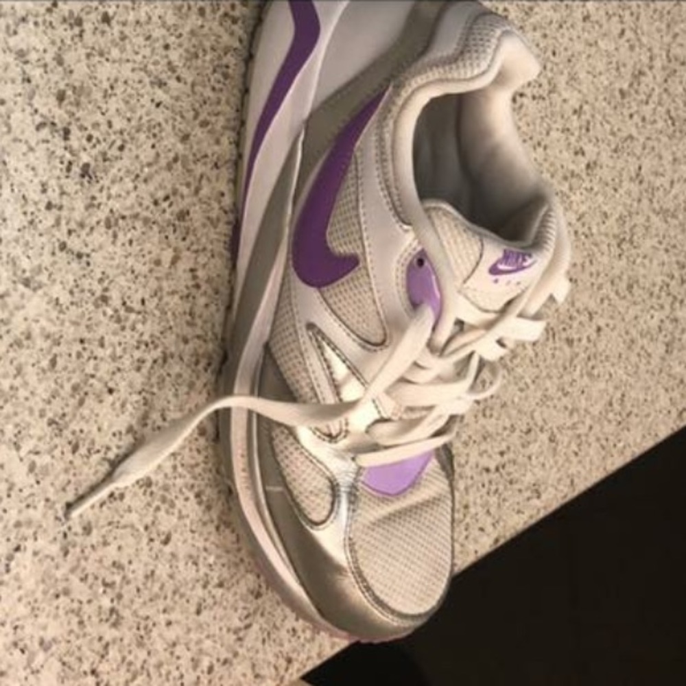 mens purple nike tennis shoes